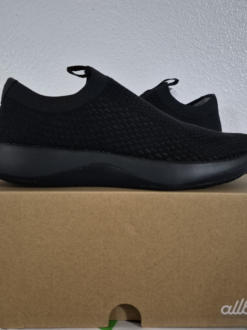 Allbirds Tree Dasher Relay Women's 8.5 Black Slip-On Knit Sneakers